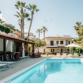 CAPOVILLAS - Panoramic Villa Anna with private pool and sea view, hotel in Santa Maria