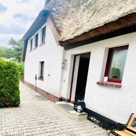 KAPITÄNS HUS 1- nur 550m zum Strand, mit Infrarotsauna, großer Garten, Kamin, Whirlpool, hotel in Graal-Müritz