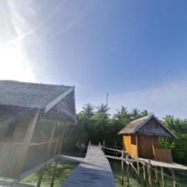 Kombrof Homestay & Dive Center