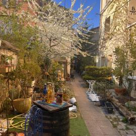 Maison de ville arborée avec cachet, hotel in Nanterre