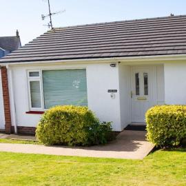 Harding House, dog friendly bungalow close to the beach at Seascale, hotel sa Seascale
