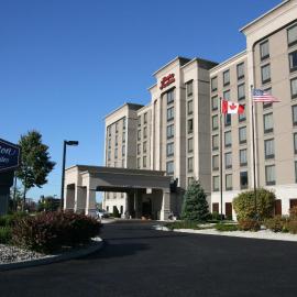 Hampton Inn & Suites by Hilton Windsor, hotel u gradu Vindzor