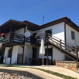 Paradise - Guest House, hotel in Beden