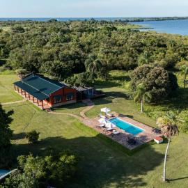 Estancia Iberá, hotel in Colonia Carlos Pellegrini