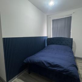 Spacious 5 Bedroom Home Near City Centre Sleeps 10, hotel a Bradford