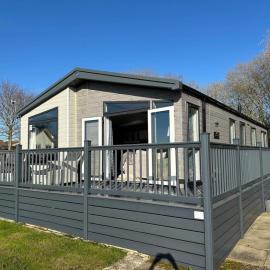 Tranquil 3 Bedroom lodge Manor Park Hunstanton