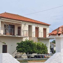 Anzys house !!, hotel a Kondopoúlion
