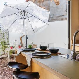 Charming Loft House with Garden in Old Nicosia, hotel in Nicosia