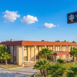 Woodfield Inn & Suites Hotel O, Yoakum TX 111, hotel in Yoakum