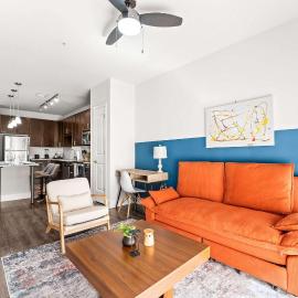 Virelli Apartments Upscale King Suite in the Heart of Orlando w Pool