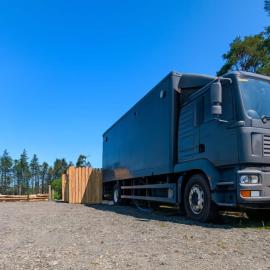 Viesnīca The Truck with private hot tub -Garvagh retreats pilsētā Ballynameen