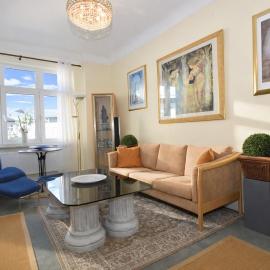 fewo1846 - Artemis - vintage Altbau-Wohnung im 4 OG eines Geschäftshauses im Stadtzentrum