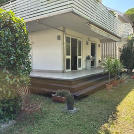 Casa con giardino, готель у місті Червія