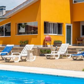 Wake up with the Sea Breeze- House with pool AP2, hotel u gradu 'Lavra'