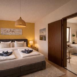 Ferienhaus ,,Pier 7" am See - 2 Wohnungen mit Garten für bis zu 11 Personen, einzeln oder zusammen buchbar, viešbutis mieste Große Mühle