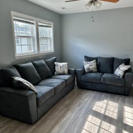 Quiet cozy duplex Off I-95 Close To Outlets, hotel in Smithfield