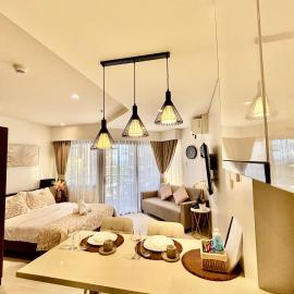 Azure Haven Condo Pool Beach Netflix Fast WiFi