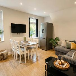 Central 3 beds with parking