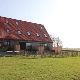 Luxury waterfront villa, hotel i Leons