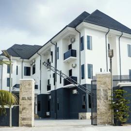 Rex&Rich Hotel and Suites, hotel a Umu Oma