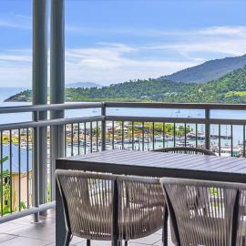 Heart of Airlie - Oceanview escape