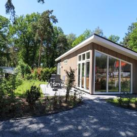 Stylish Hoenderloo Family Bungalow, хотел в Хундерло