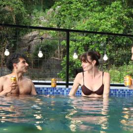 Thuong Luong Homestay - Pool Mountain View, hotel u gradu Kat Ba