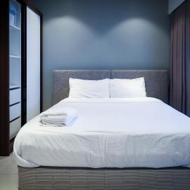 Top Floor Studio Non-Resort Unit Tambuli Tower D, хотел в Maribago