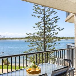 Bayview Beach Holiday Apartments, hótel í Gold Coast