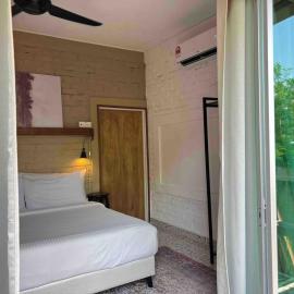 TRV Cozy Couple Retreat Open Dip Pool 5 Min Walk to Beach, готель у місті Huma