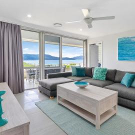 Poinciana 204 & Free Buggy- Hamilton Island