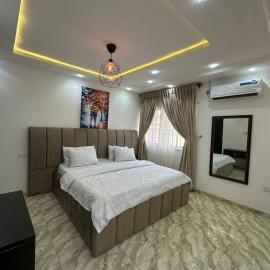 Q2Shortlet Apartment
