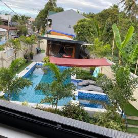 Casa Sandrine resort, hotel en Malolos