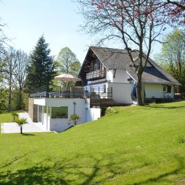 stunning Family Gîte Retreat, Hotel in Stoumont