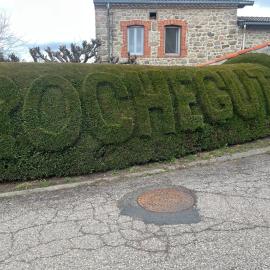 maison au coeur du village de Rochegut, hotel a Rochegut