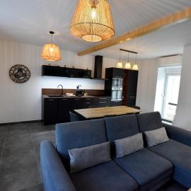 Renovated house with 3 bedrooms, terrace, Wi-Fi, garage, hotel in Nommay
