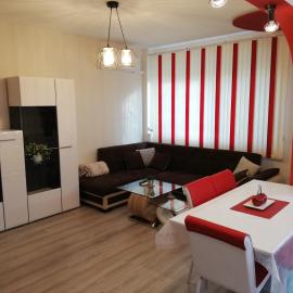 Apartment Ani - Spacious 3-Bedroom Apartment, Free Parking,10 min to Old Town