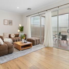 Boutique Townhouse near The Glen by Live Local