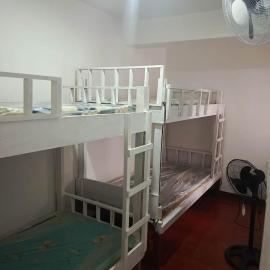 Girls Dorm and Bedspace in BBB Marulas Valenzuela with Free Wi-Fi, hotelli kohteessa Manila