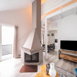 Family holiday home in Hambachtal Holiday Park, hotel en Oberhambach
