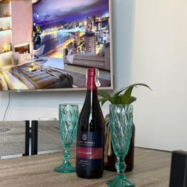 Family Suites at the Amani Grand Residences - Mactan Airport, хотел в Pusok
