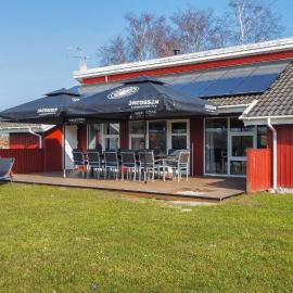 Stunning Home In Nordborg With Sauna، فندق في نُوابورغ