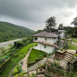 Home in the Hills, Resort & Restaurant