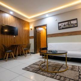 Pine Apartments Civic center bahria town Islamabad, hotel a Rawalpindi