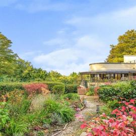 The Secret Retreat of Glasgow City، فندق في Hawkhead