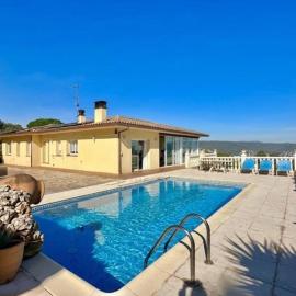 Villa Aura en Platja d'Aro, hotel in Platja d'Aro