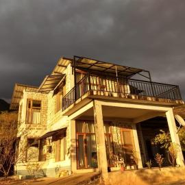 Doon View Retreat, hotel i Amboa