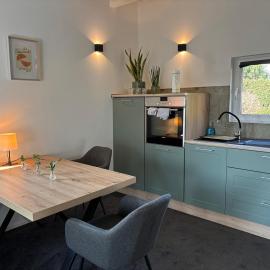 Tiny Haus Ruhrtal Meschede Freienohl mit Klimaanlage und Parkplatz: Meschede şehrinde bir otel