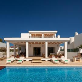 New! Villa Lina