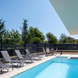 Bondi Residence - Sea View Apartments with Pool